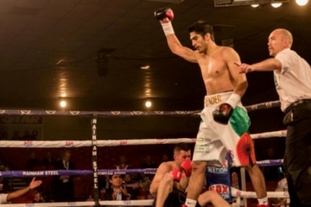 British boxer Amir Khan wants to fight Vijender Singh in India British boxer Amir Khan wants to fight Vijender Singh in India