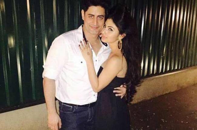 Amid BREAK-UP reports, rumored lovebirds Mohit and Mouni shower love on each other Amid BREAK-UP reports, rumored lovebirds Mohit and Mouni shower love on each other
