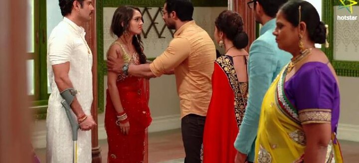 Saath Nibhana Saathiya: Dharam disowns Gaura, to live in 'chawl' Saath Nibhana Saathiya: Dharam disowns Gaura, to live in 'chawl'