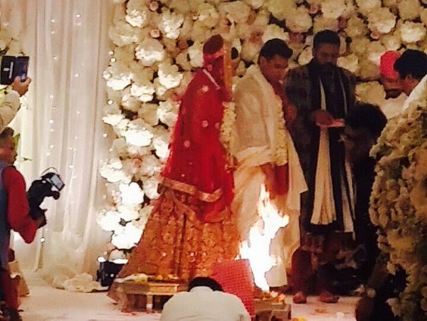 Bipasha Basu marries TV actor Karan Singh Grover Bipasha Basu marries TV actor Karan Singh Grover