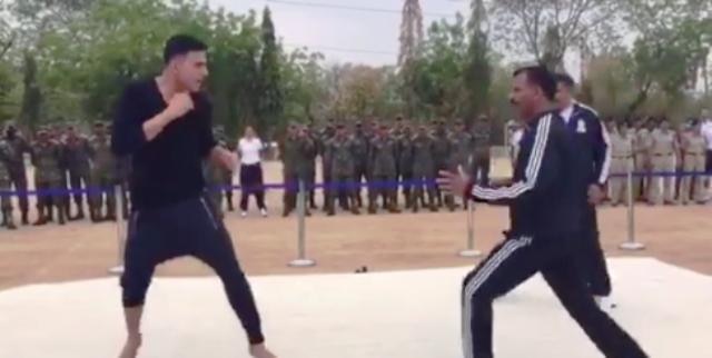 Watch: When Akshay Kumar shows his martial art skills to IPS officers in Hyderabad Watch: When Akshay Kumar shows his martial art skills to IPS officers in Hyderabad