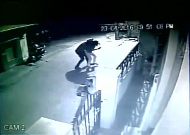 Caught on CCTV: Woman dragged & kidnapped in public view in Bengaluru Caught on CCTV: Woman dragged & kidnapped in public view in Bengaluru