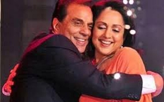 Veteran Actors Hema Malini And Dharmendra Celebrate 36-years Of Togetherness Veteran Actors Hema Malini And Dharmendra Celebrate 36-years Of Togetherness