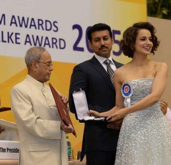 Watch when Kangana Ranaut, Amitabh Bachchan, Kabir Khan receive National Awards Watch when Kangana Ranaut, Amitabh Bachchan, Kabir Khan receive National Awards