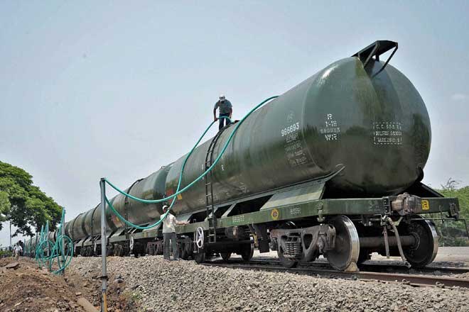 UP govt refuses Centre's proposal of water-train for drought-hit Bundelkhand UP govt refuses Centre's proposal of water-train for drought-hit Bundelkhand