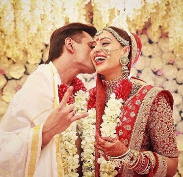 Love you forever: Karan to Bipasha Basu Love you forever: Karan to Bipasha Basu