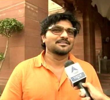 Union minister Babul Supriyo injured in motorcycle accident in Delhi Union minister Babul Supriyo injured in motorcycle accident in Delhi