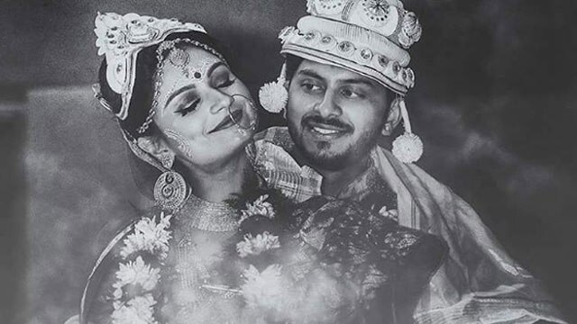 Rahul Mahajan's Ex-Wife Dimpy Ganguly Shares Her Wedding Album, Pictures Go Viral Rahul Mahajan's Ex-Wife Dimpy Ganguly Shares Her Wedding Album, Pictures Go Viral