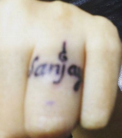 Manyata Dutt gets hubby Sanjay's name inked on ring finger Manyata Dutt gets hubby Sanjay's name inked on ring finger