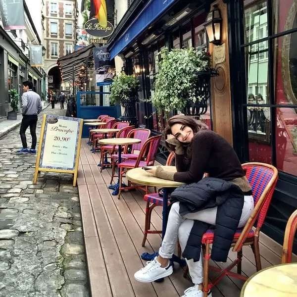 Ranveer -Vaani are on 'chilling mode' in Paris Ranveer -Vaani are on 'chilling mode' in Paris