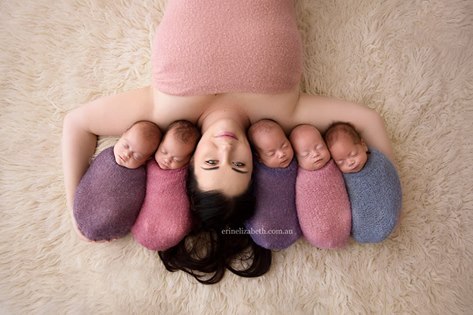 Photoshoot Of Mother With Quintuplets Is Going Viral On Social Media Photoshoot Of Mother With Quintuplets Is Going Viral On Social Media