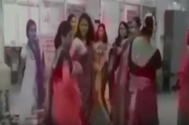 Watch video: A Mumbai hospital's staffers turn OPD into dance floor Watch video: A Mumbai hospital's staffers turn OPD into dance floor