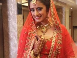 TV actress shares her post-marriage picture, calls herself 'Biwi No. 1' TV actress shares her post-marriage picture, calls herself 'Biwi No. 1'