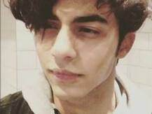 Son Aryan looks like dad SRK in new still