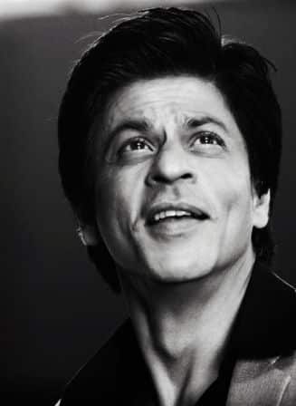 The King of Bollywood, Shahrukh Khan, sung the iconic 'Apun Bola' from his movie 'Josh'. He also recited the poetry in his movie, 'Jab Tak Hai Jaan'.