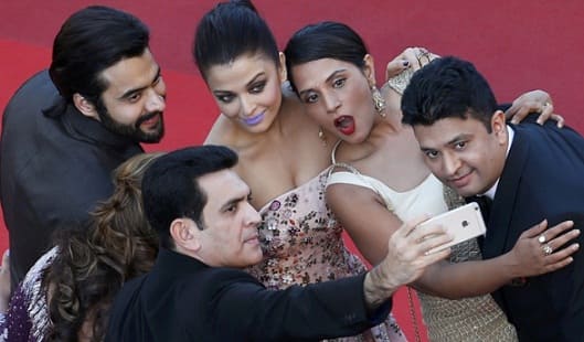 ‘Sarabjit’ is directed by Omung Kumar and slated to release on 20 May 2016. Aish with Richa Chadha and Omung 