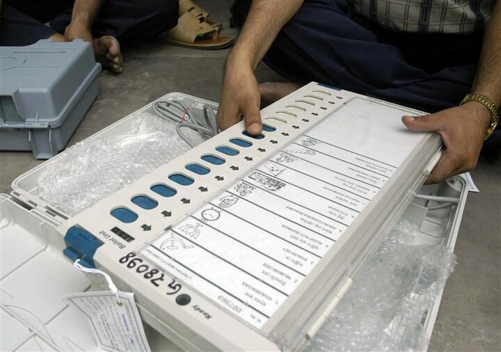EVM tampering issue: EC to hold all party meet; likely to give ‘hacking challenge’  EVM tampering issue: EC to hold all party meet; likely to give ‘hacking challenge’