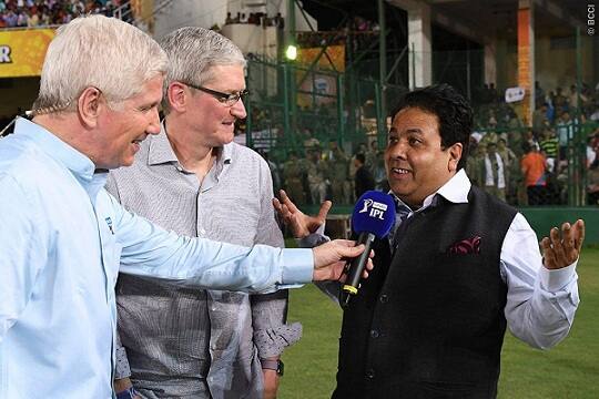 Cook, who is touring India, came here this evening on the invitation from IPL chairman Rajeev Shukla.(Photo- BCCI)
