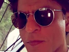MANE GONE: Did you check out Shah Rukh Khan's clean shaven look? MANE GONE: Did you check out Shah Rukh Khan's clean shaven look?