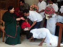 Jayalalithaa thanks Amit Shah, LK Advani for congratulating her