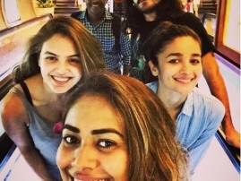 Alia Bhatt's last day 'shoot selfie' Alia Bhatt's last day 'shoot selfie'