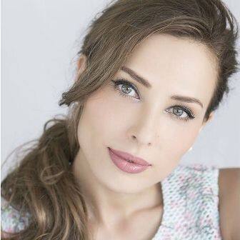 The Romanian beauty took to Instagram to address the media and fans, and said, 