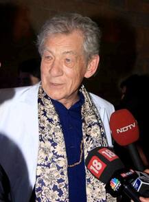 Aamir Khan In Conversation With Ian McKellen; See who came!