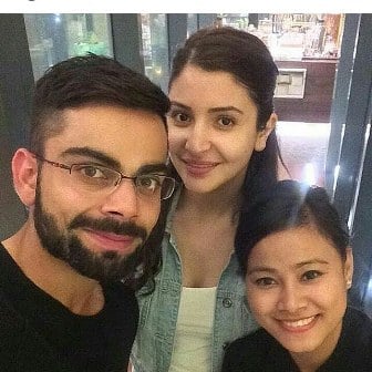 This picture was uploaded by a fan, and it puts a rest to all rumors about the duo.