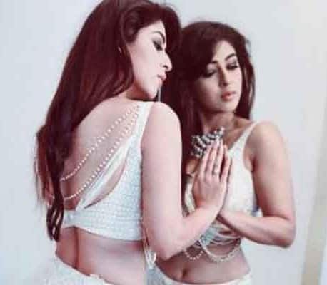 In 2015, Sonarika made her debut in Telugu cinema as a female lead in Jadoogadu.