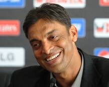 Shoaib Akhtar gets B-day bash on TV sets