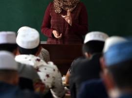 Shake hands with female teachers or face fine, Muslim boys told Shake hands with female teachers or face fine, Muslim boys told