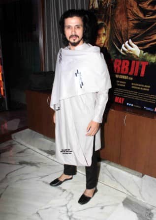 Darshan Kumar, who plays a supporting role in the movie was present too