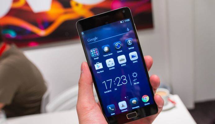 Phone supports 4G LTE. Phone has 3G. WiFi, Bluetooth, GPS, Micro-USB