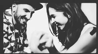 Reportedly, Deepika Padukone made a secret little trip to Paris to meet boyfriend Ranveer Singh!