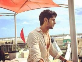 Sidharth Malhotra's sizzling shoot in Goa Sidharth Malhotra's sizzling shoot in Goa