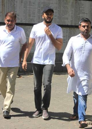 Riteish Deshmukh arrives for the funeral.