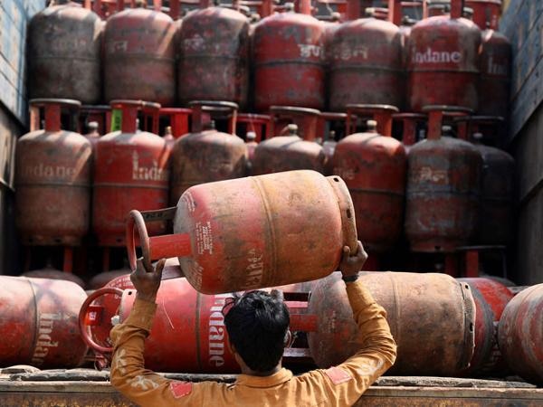 Subsidised LPG price hiked by Rs 4.50, non-subsidised by Rs 93 Subsidised LPG price hiked by Rs 4.50, non-subsidised by Rs 93