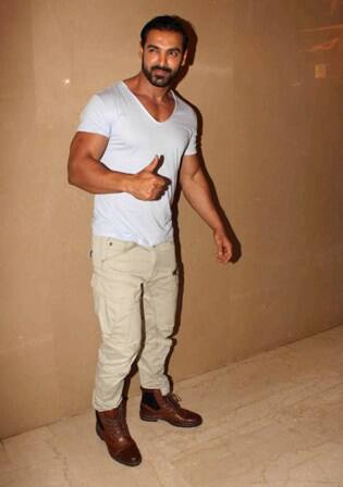 John Abraham plays the role of Officer Kabir.