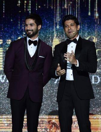 IIFA 2012 and 2014 : Hosted by Shahid Kapoor and Farhan Akhtar. IIFA 2012 was held in Singapore and 2014 in Tampa, United States.