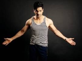 Vivek Dahiya to romance Mona Singh in Ekta Kapoor's 'Kawach' Vivek Dahiya to romance Mona Singh in Ekta Kapoor's 'Kawach'