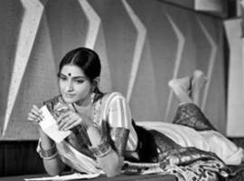 Sonam Kapoor's heartfelt 'ode to her fav actress' Nutan Sonam Kapoor's heartfelt 'ode to her fav actress' Nutan