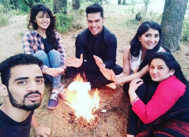 Amar also enjoyed bonfire with Charlie and his friends !