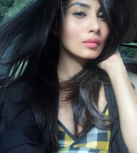 Mouni Roy: The Naagin girl decided to change her look by chopping her hair. She chose to cut her hair and give her that killer hairstyle. She shared her new look on Instagram