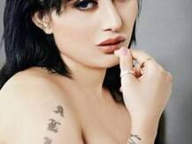 SHOCKING: Actress living on STREETS after being kicked out of home!