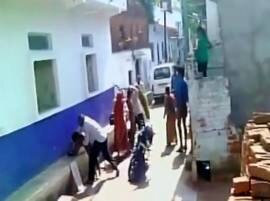 WATCH: 7 injured after locals clash over water distribution in Garhi-Malhara area of Chhatarpur, MP WATCH: 7 injured after locals clash over water distribution in Garhi-Malhara area of Chhatarpur, MP