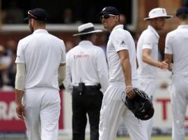 Watch: Alastair Cook hit on the leg while fielding at silly point Watch: Alastair Cook hit on the leg while fielding at silly point