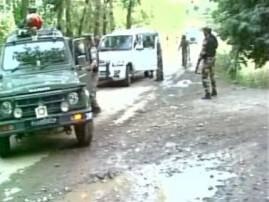 J-K: Four policemen injured in terrorist attack in Kulgam J-K: Four policemen injured in terrorist attack in Kulgam