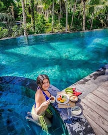 This Actress is too Hot to Handle In Her Bikini Pictures!