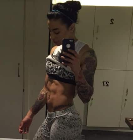  Bani often shares her working out pictures where she can be seen flaunting her muscular body