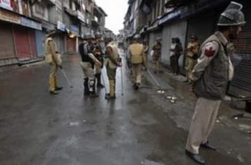 Kashmir: Hizbul Mujahideen terrorist killed in Shopian encounter Kashmir: Hizbul Mujahideen terrorist killed in Shopian encounter Kashmir: Hizbul Mujahideen terrorist killed in Shopian encounter